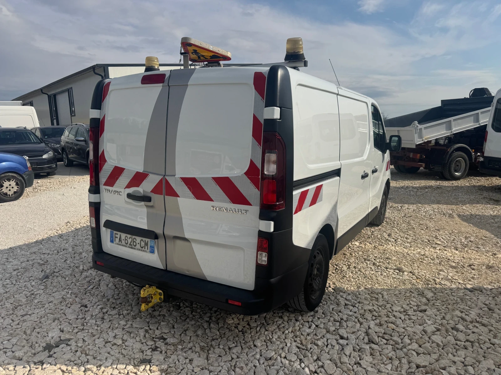 Renault Trafic, снимка 4 - Бусове и автобуси - 53724608