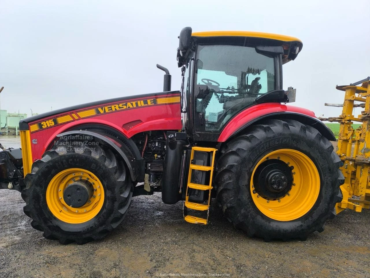 Трактор Versatile 315, снимка 1