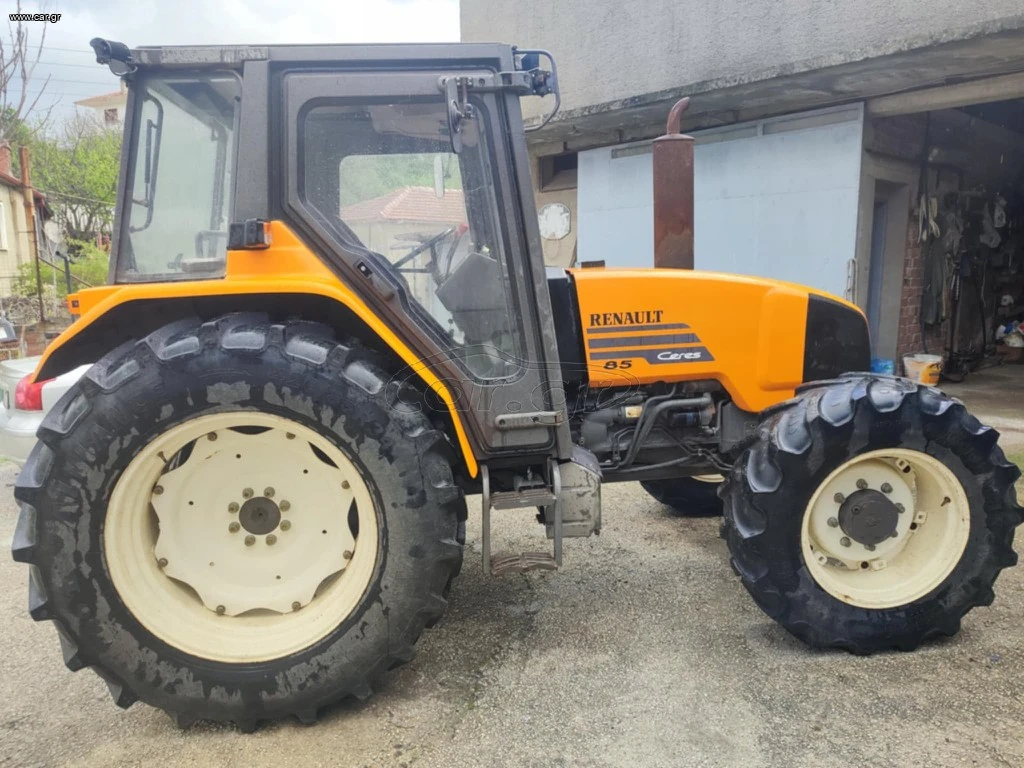 Трактор Renault CERES 85 - изображение 3