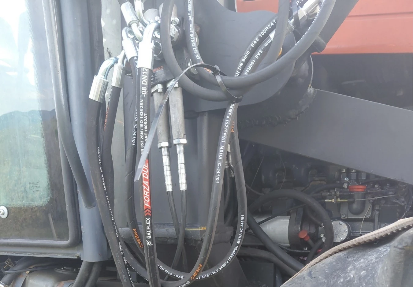 Трактор Kioti DC55-1, снимка 8 - Селскостопанска техника - 54158840