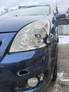 Toyota Corolla verso, снимка 12