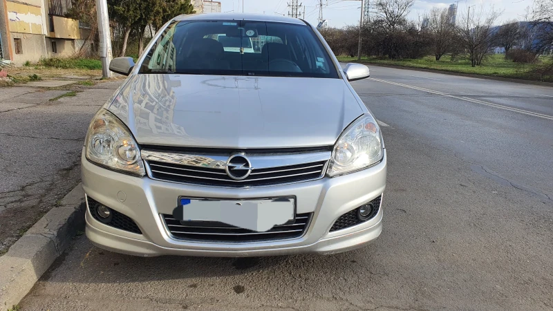 Opel Astra, снимка 1 - Автомобили и джипове - 48496884