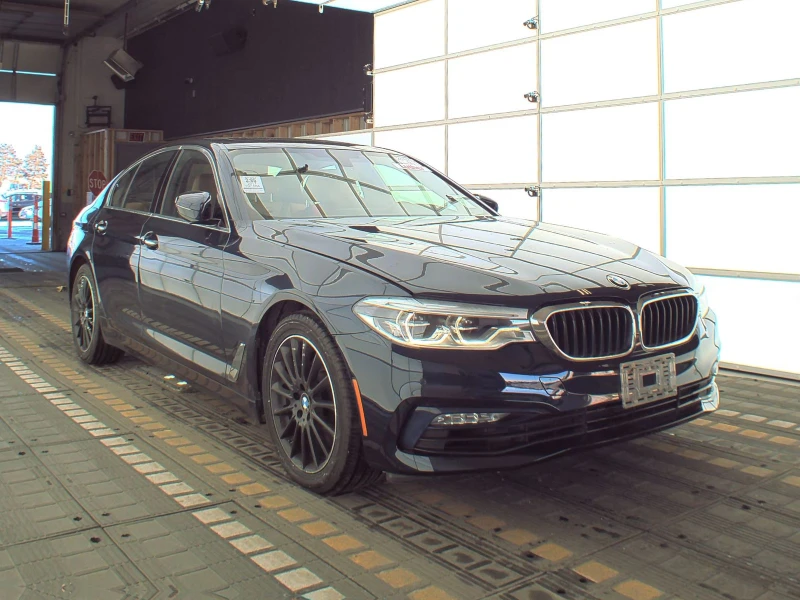 BMW 530 от представителство* applecarplay* keyless* подгре, снимка 3 - Автомобили и джипове - 48801957