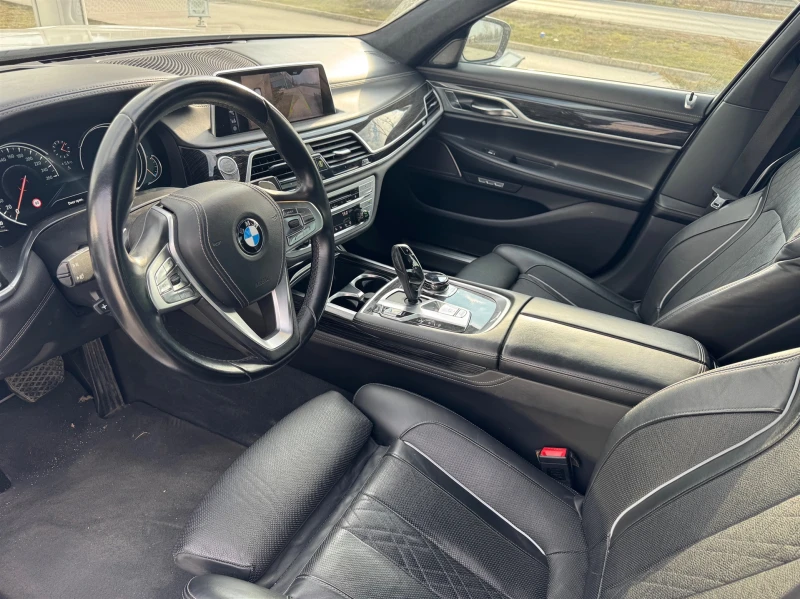 BMW 750 xDrive Sedan, снимка 6 - Автомобили и джипове - 49225402