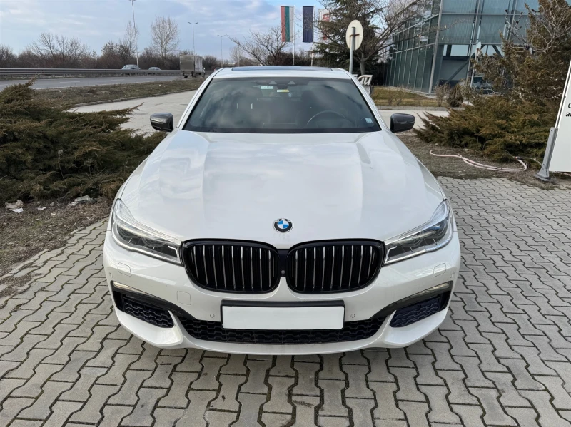 BMW 750 xDrive Sedan, снимка 8 - Автомобили и джипове - 49225402