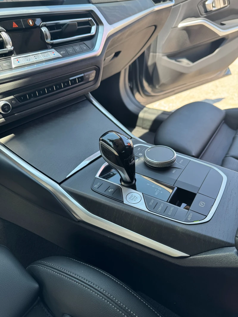 BMW 320 xDrive, снимка 5 - Автомобили и джипове - 52938228