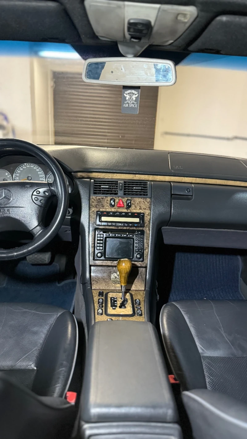 Mercedes-Benz E 320 Пребоядиса и положено керамично покритие, снимка 11 - Автомобили и джипове - 52897512
