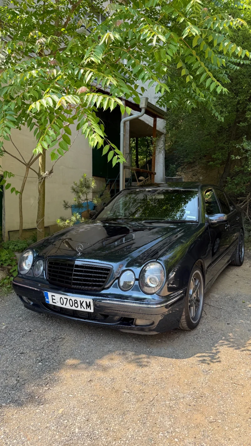 Mercedes-Benz E 320 Пребоядиса и положено керамично покритие, снимка 3 - Автомобили и джипове - 52897512