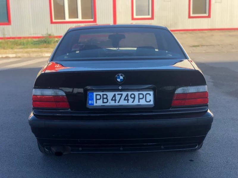 BMW 320, снимка 4 - Автомобили и джипове - 52888313