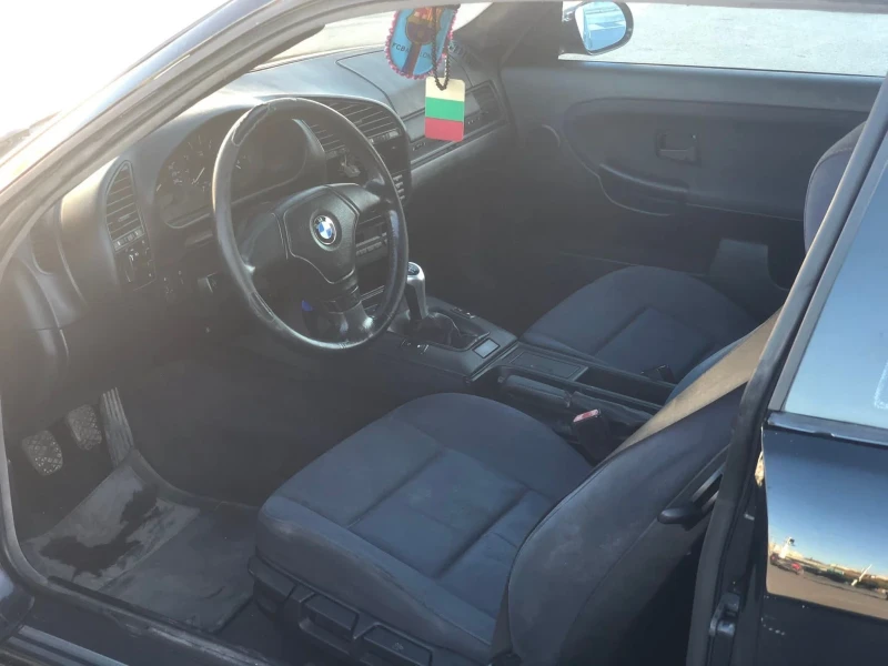 BMW 320, снимка 9 - Автомобили и джипове - 52888313