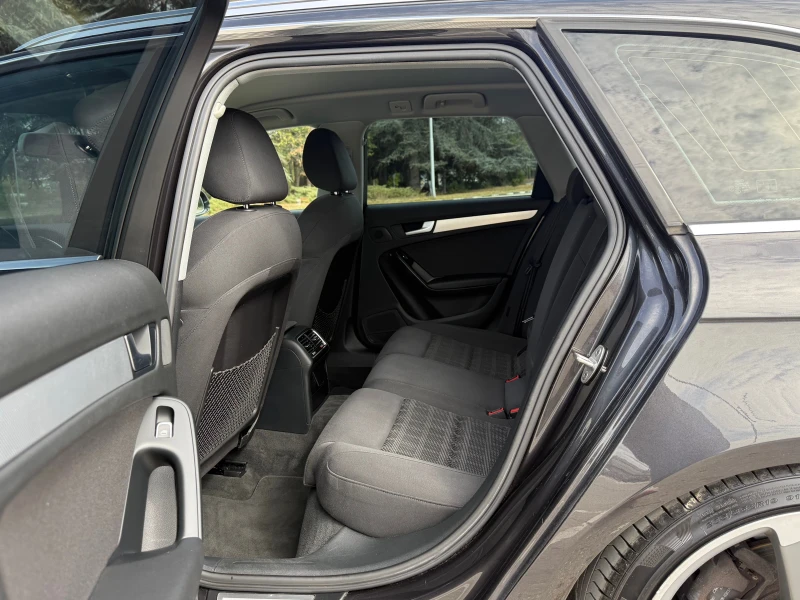 Audi A4 2.0///RECARO///LED///XENON///NAVI///TOP///, снимка 11 - Автомобили и джипове - 51923959