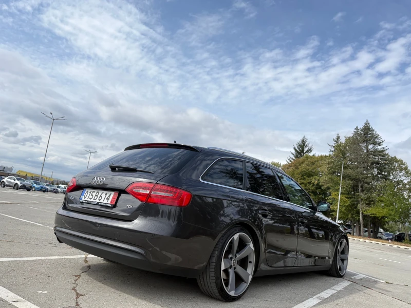 Audi A4 2.0///RECARO///LED///XENON///NAVI///TOP///, снимка 7 - Автомобили и джипове - 51923959