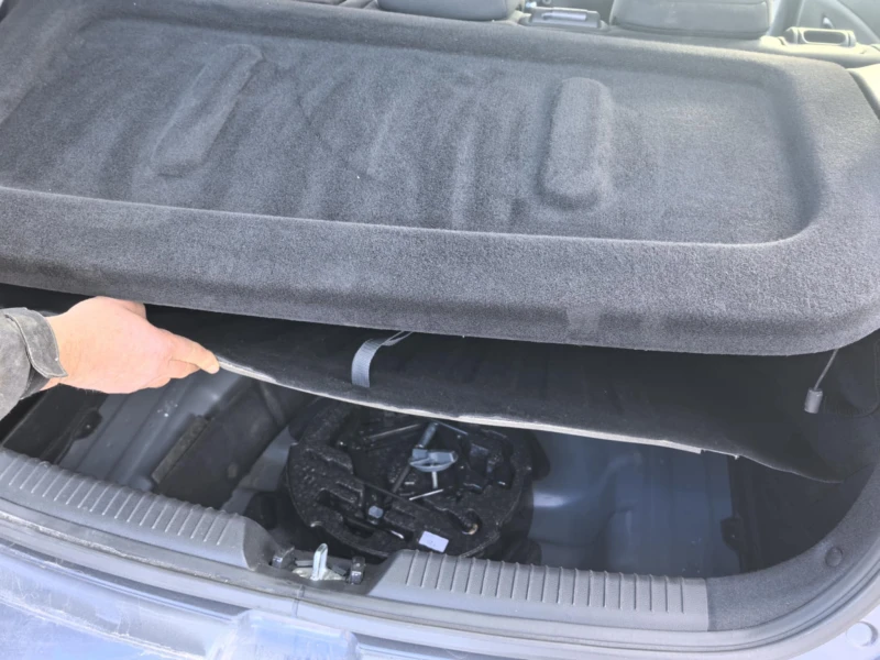 Kia Ceed 1.4crdi face, снимка 9 - Автомобили и джипове - 53122416