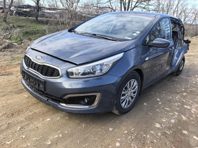 Kia Ceed 1.4crdi face, снимка 3 - Автомобили и джипове - 53122416