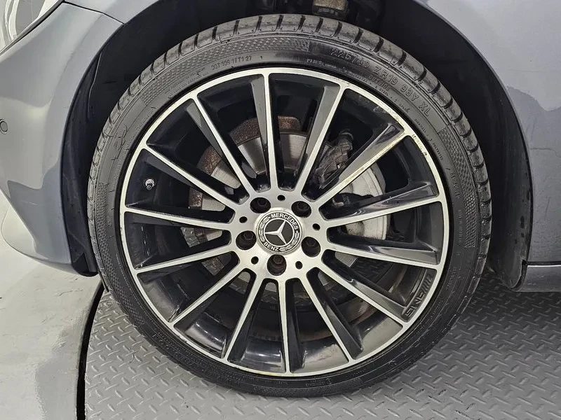 Mercedes-Benz C 200, снимка 9 - Автомобили и джипове - 55110374