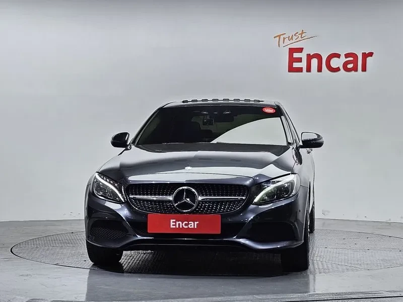Mercedes-Benz C 200, снимка 5 - Автомобили и джипове - 55110374
