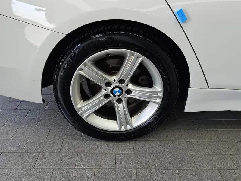 BMW 320 i, снимка 5 - Автомобили и джипове - 55142540