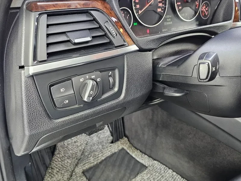 BMW 320 i, снимка 16 - Автомобили и джипове - 55142540