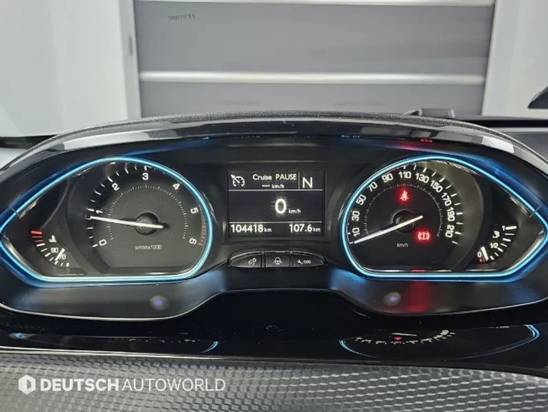 Peugeot 2008 1.6 BlueHDI - САМО 30% АВАНС, снимка 8 - Автомобили и джипове - 56016821