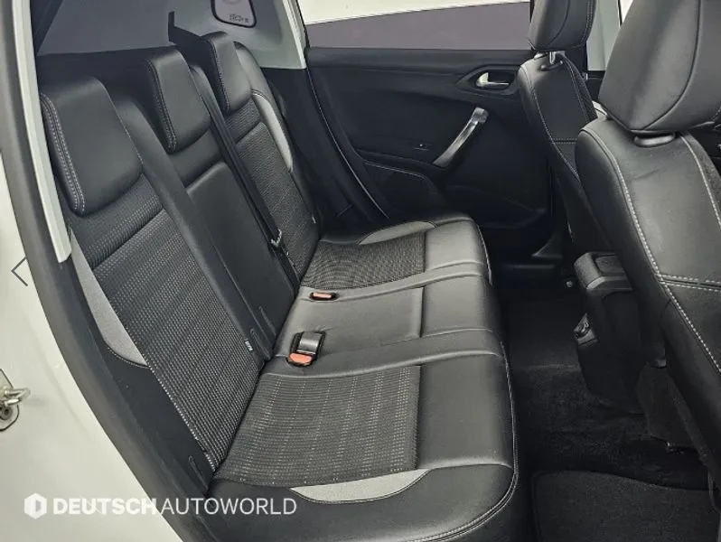 Peugeot 2008 1.6 BlueHDI - САМО 30% АВАНС, снимка 12 - Автомобили и джипове - 56016821