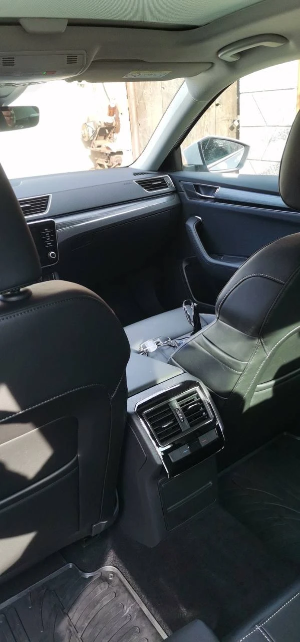 Skoda Superb, снимка 9 - Автомобили и джипове - 56570894