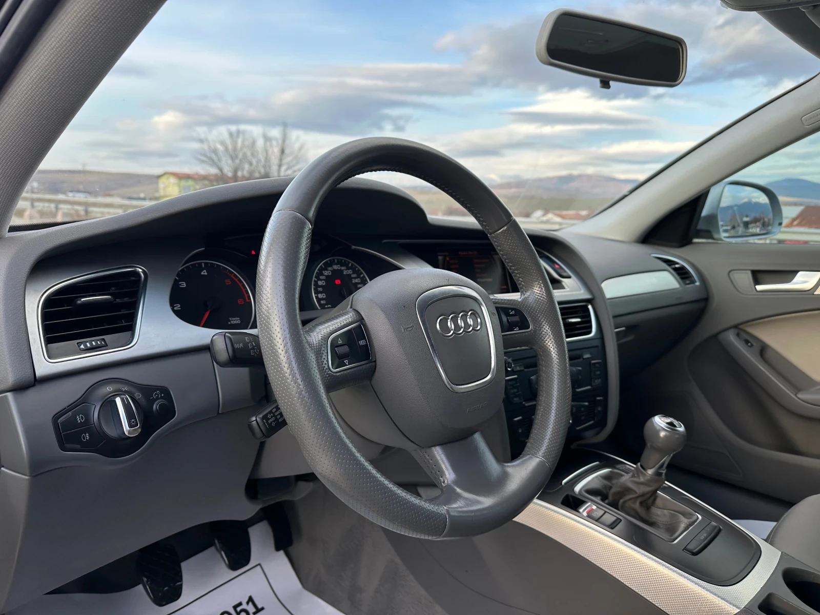 Audi A4 2.0-TDI-S-line-LED-XENON-BI XENON-6-speed-TOP-NEW - изображение 8