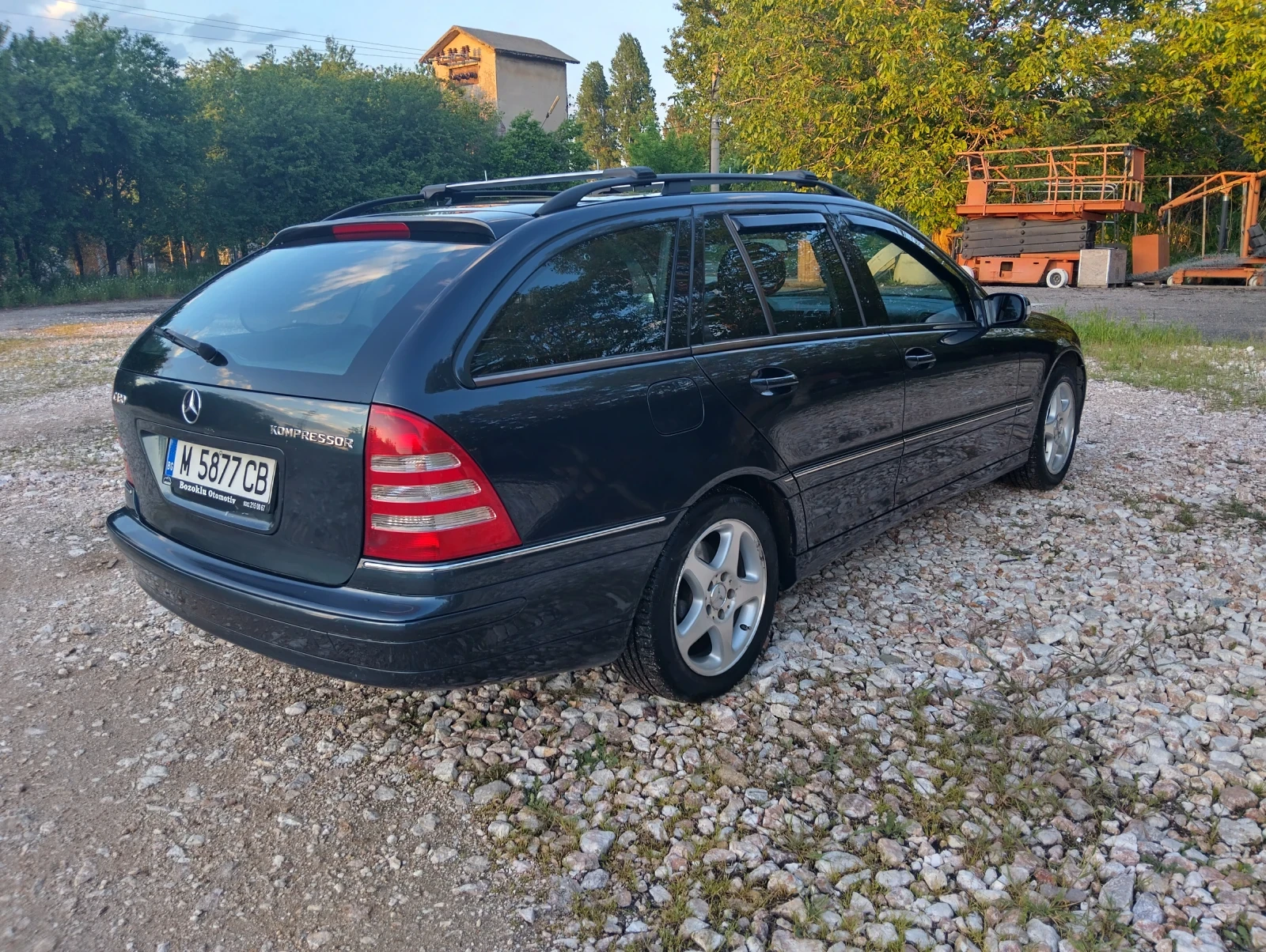Mercedes-Benz C 180  - изображение 8