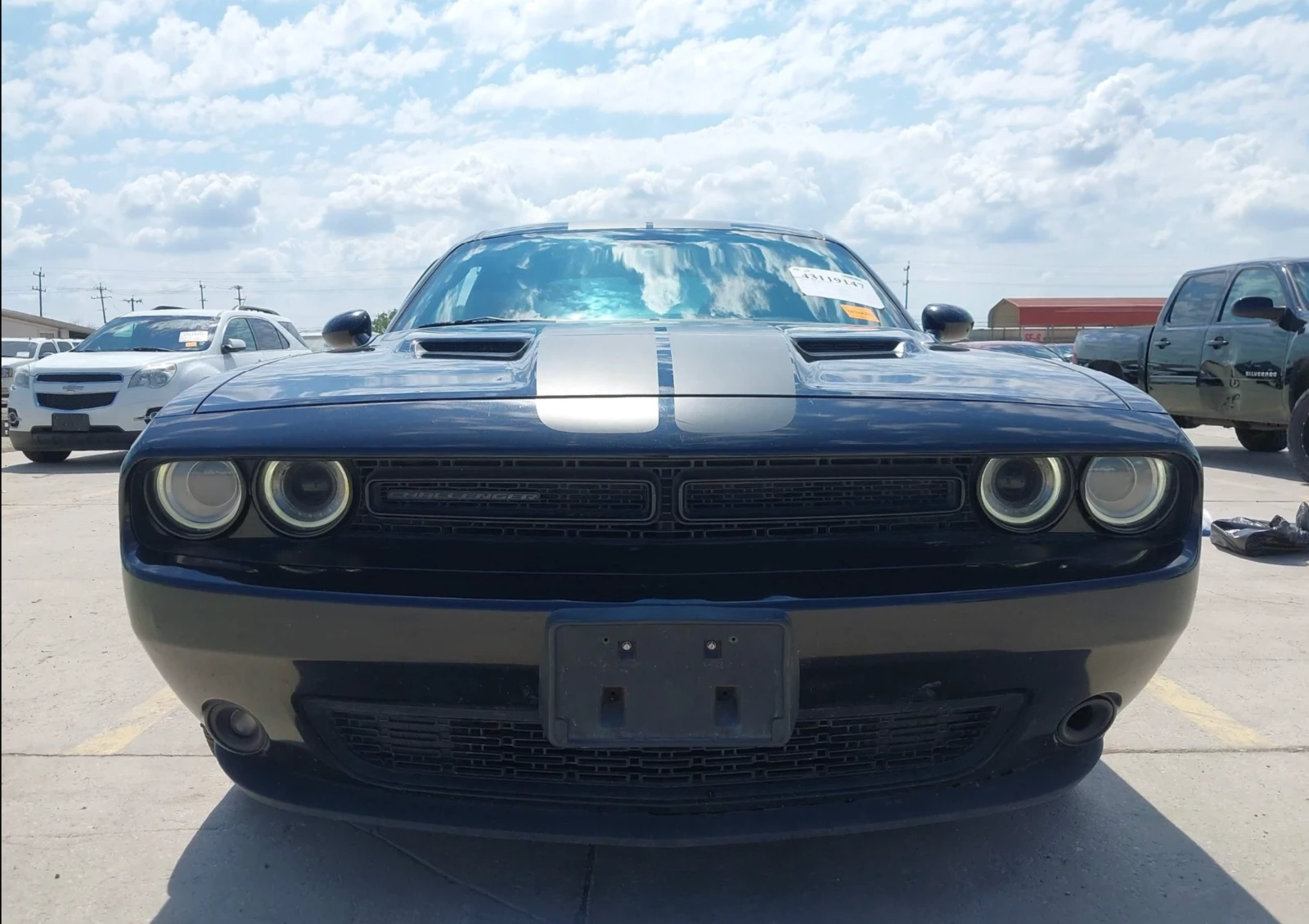 Dodge Challenger SXT PLUS, клип двигател - изображение 4