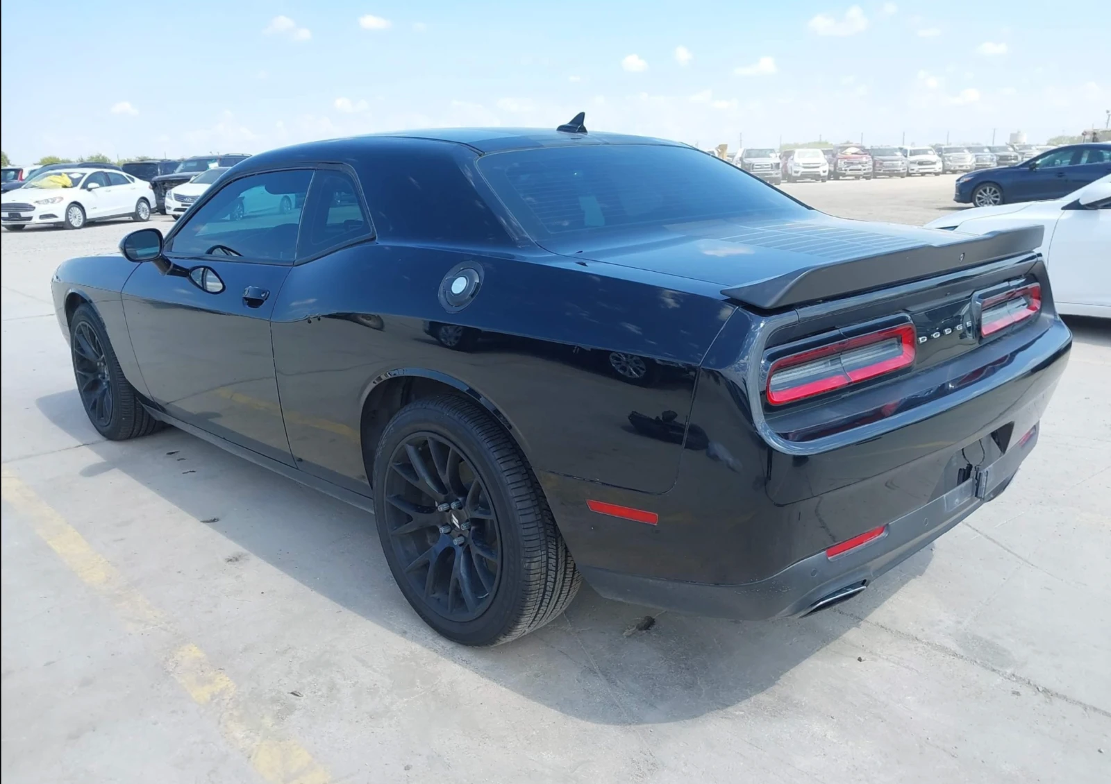 Dodge Challenger SXT PLUS, клип двигател - изображение 2