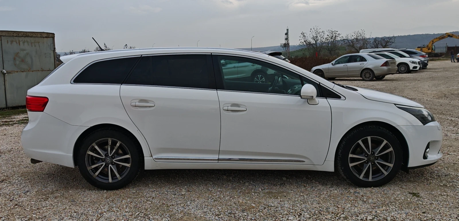 Toyota Avensis 2.0D4D Facelift Bi-Xenon* Navi* Camera* Bluetooth* - изображение 8