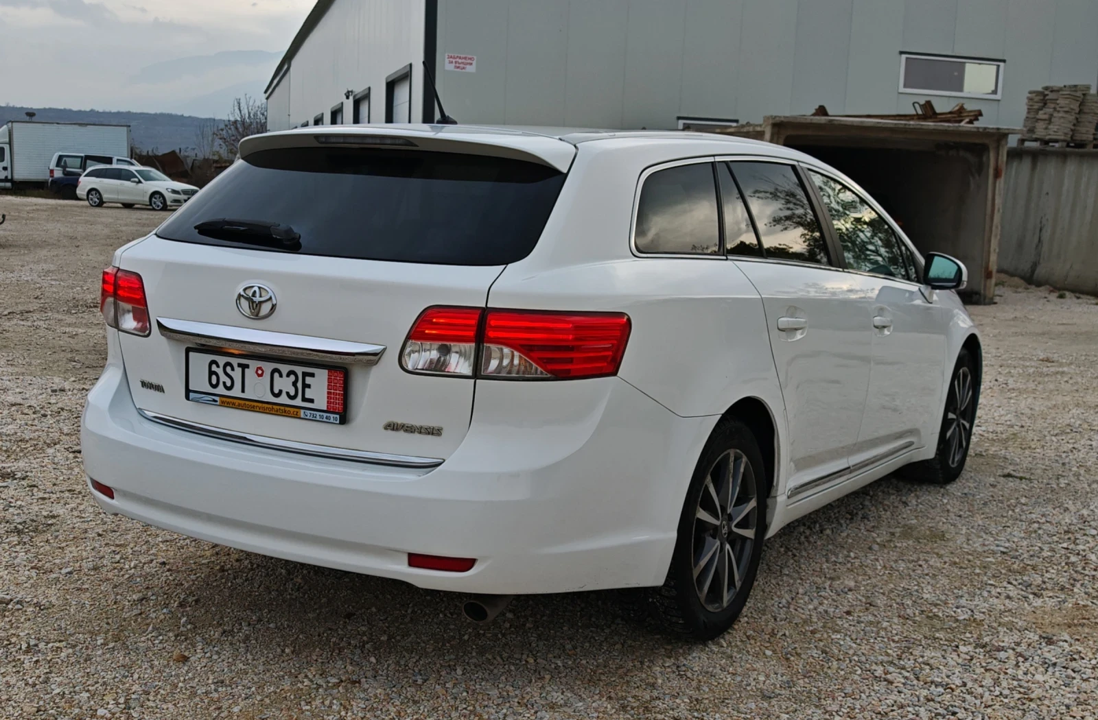 Toyota Avensis 2.0D4D Facelift Bi-Xenon* Navi* Camera* Bluetooth* - изображение 2