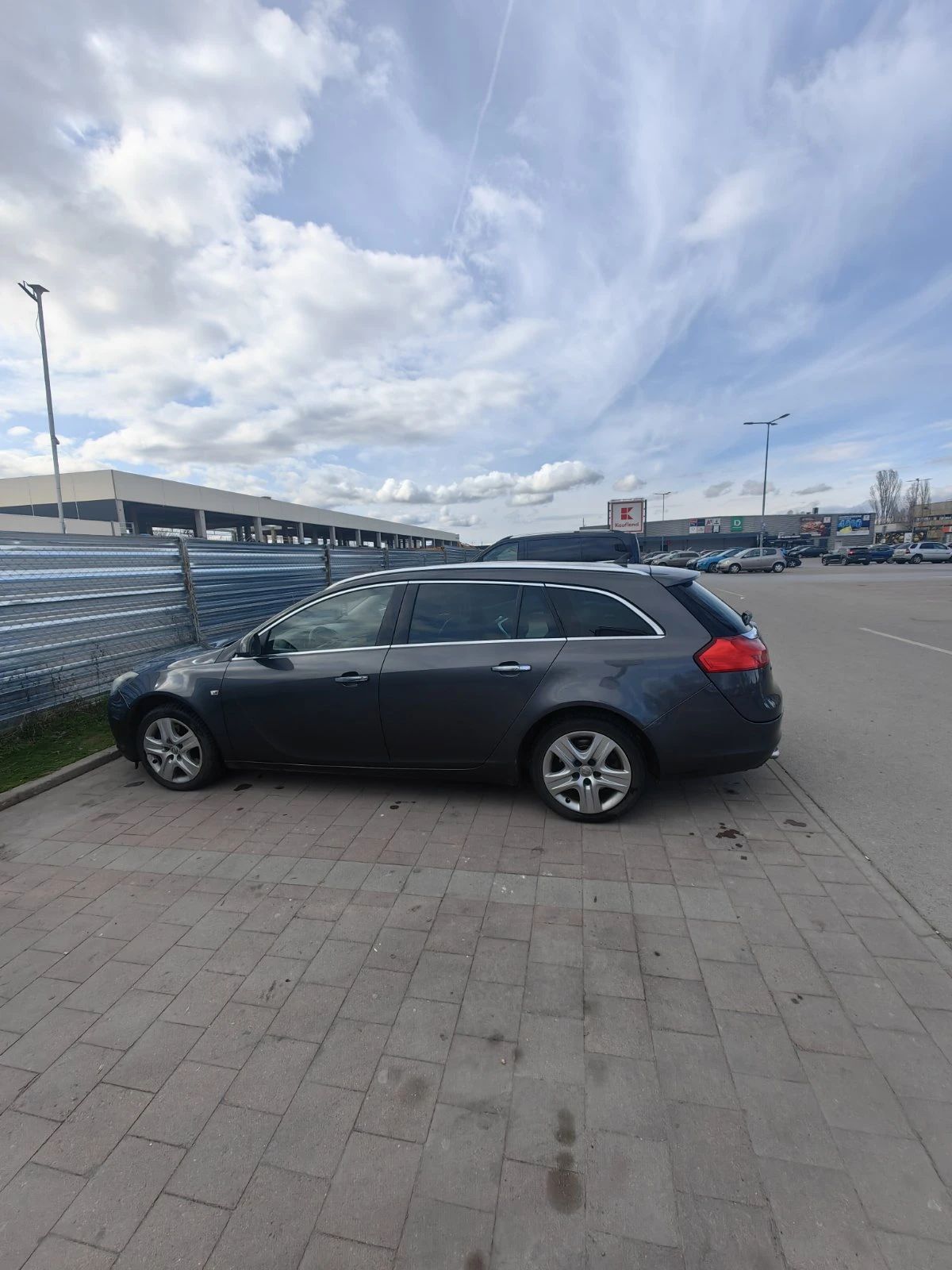 Opel Insignia, снимка 2 - Автомобили и джипове - 53937716