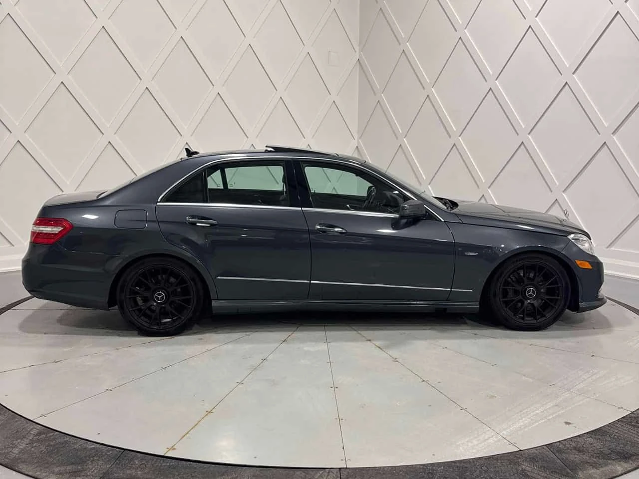 Mercedes-Benz E 350 * CARFAX * ЦЕНА ДО БГ, снимка 3 - Автомобили и джипове - 54000895