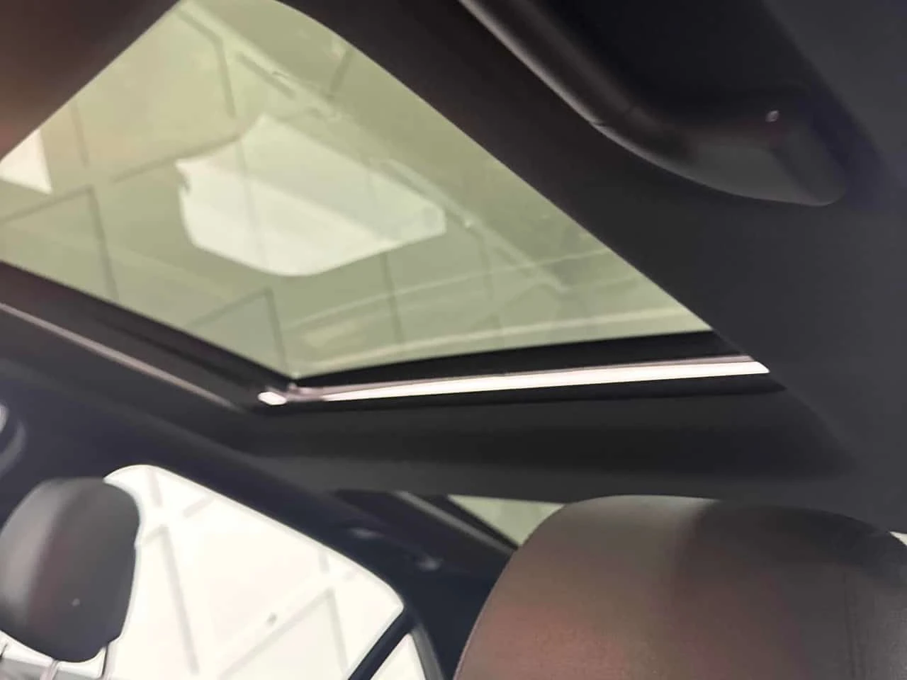 Mercedes-Benz E 350 * CARFAX * ЦЕНА ДО БГ, снимка 13 - Автомобили и джипове - 54000895