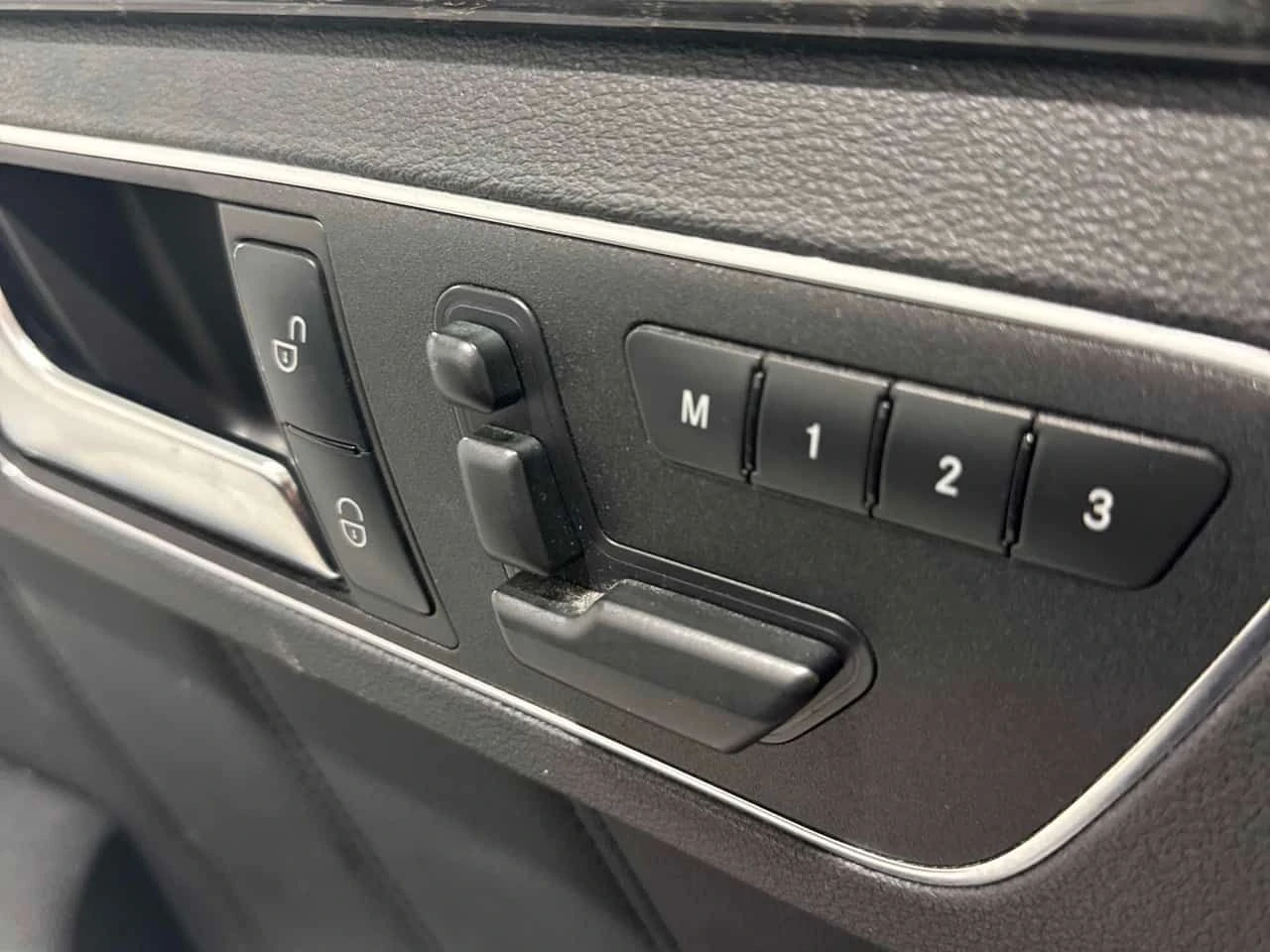 Mercedes-Benz E 350 * CARFAX * ЦЕНА ДО БГ, снимка 12 - Автомобили и джипове - 54000895