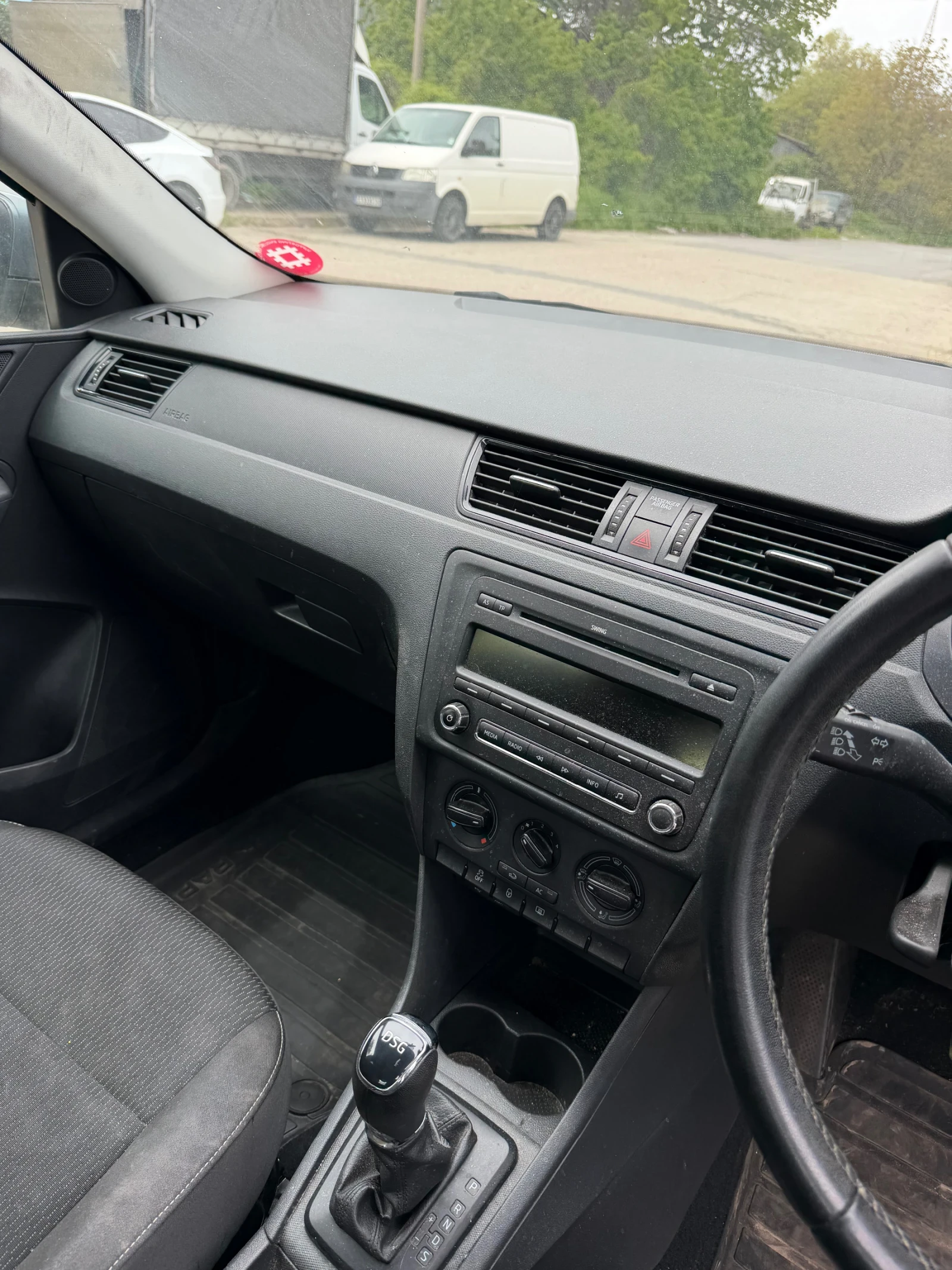Skoda Rapid 1.4tfsi dsg, снимка 8 - Автомобили и джипове - 54417359