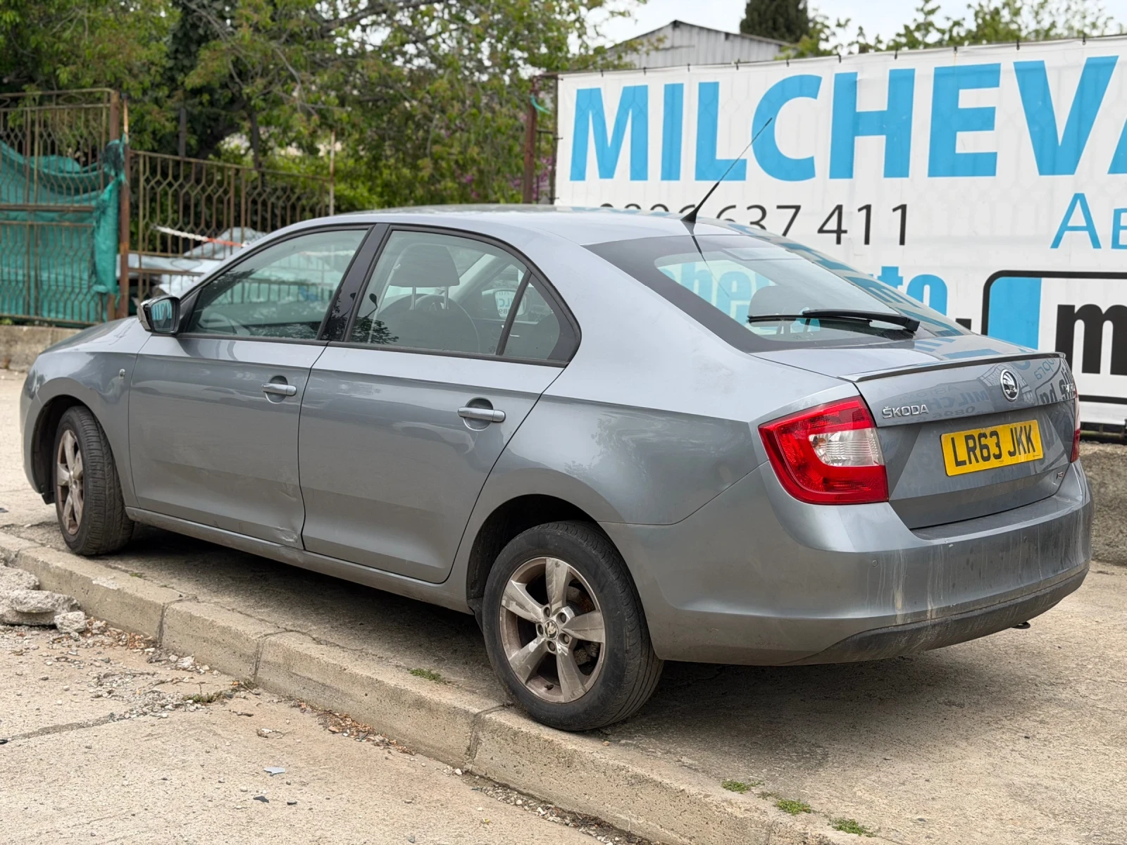 Skoda Rapid 1.4tfsi dsg, снимка 2 - Автомобили и джипове - 54417359