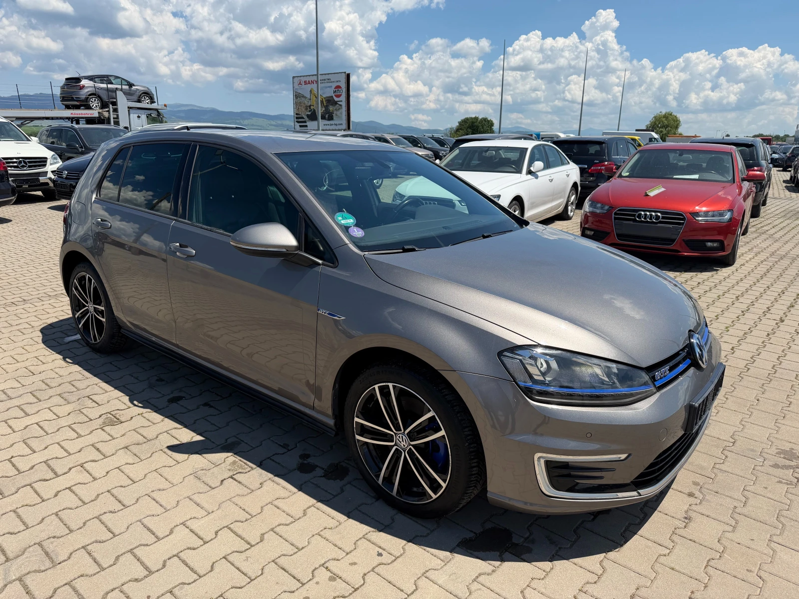 VW Golf 1.4TGE PLUG IN HYBRID AVTOMAT/NAVI/KOJA EURO 6, снимка 4 - Автомобили и джипове - 54835963
