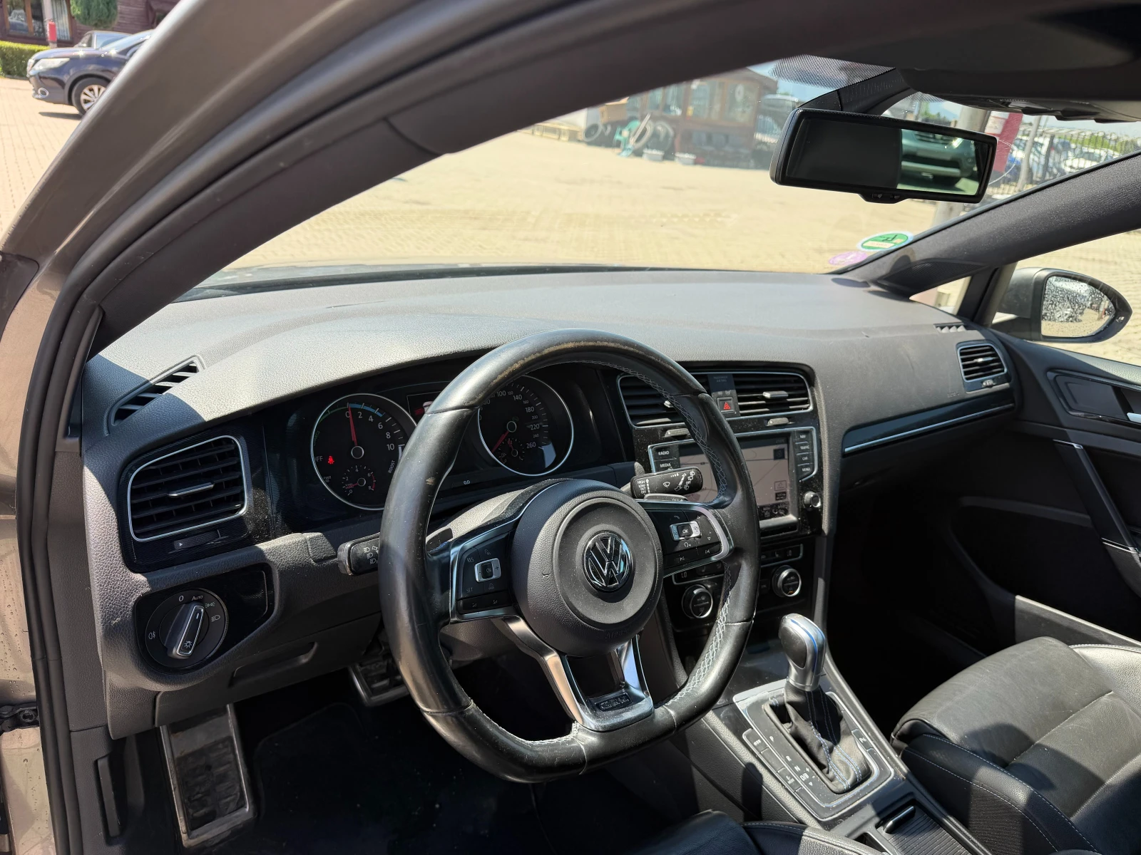 VW Golf 1.4TGE PLUG IN HYBRID AVTOMAT/NAVI/KOJA EURO 6, снимка 14 - Автомобили и джипове - 54835963