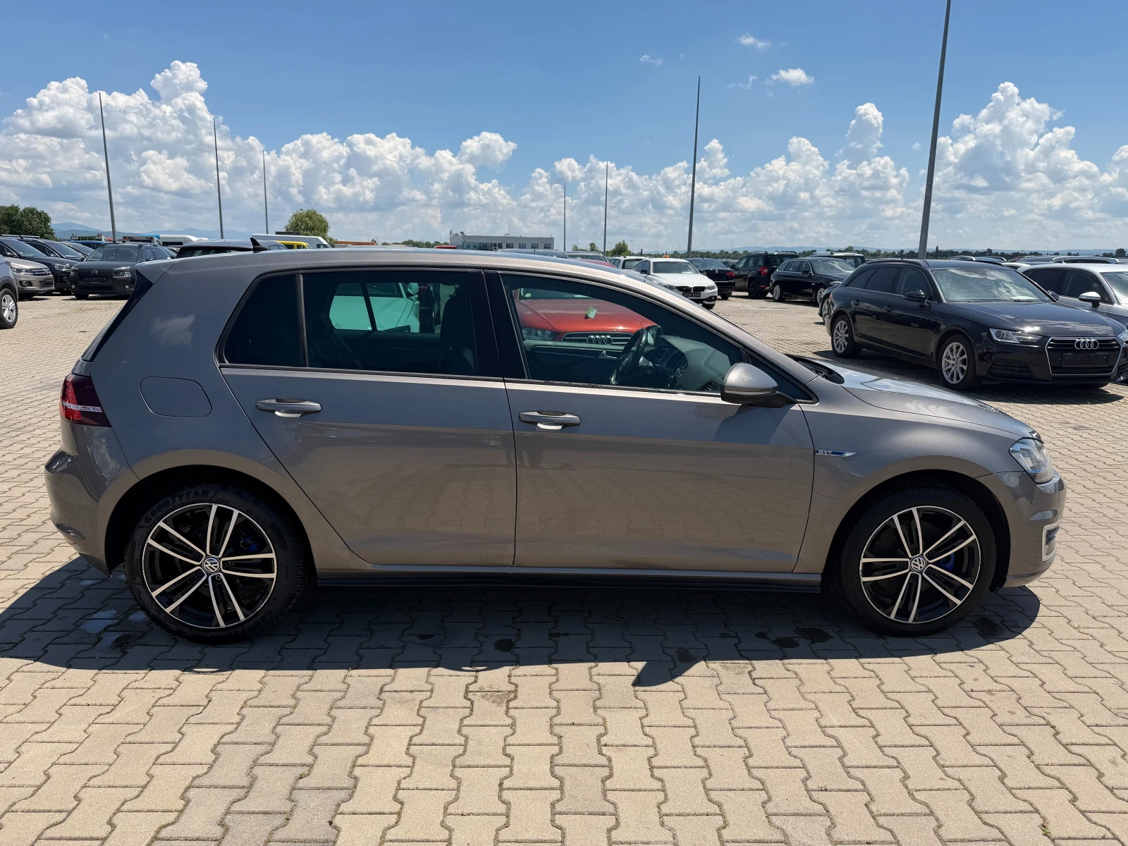 VW Golf 1.4TGE PLUG IN HYBRID AVTOMAT/NAVI/KOJA EURO 6, снимка 5 - Автомобили и джипове - 54835963