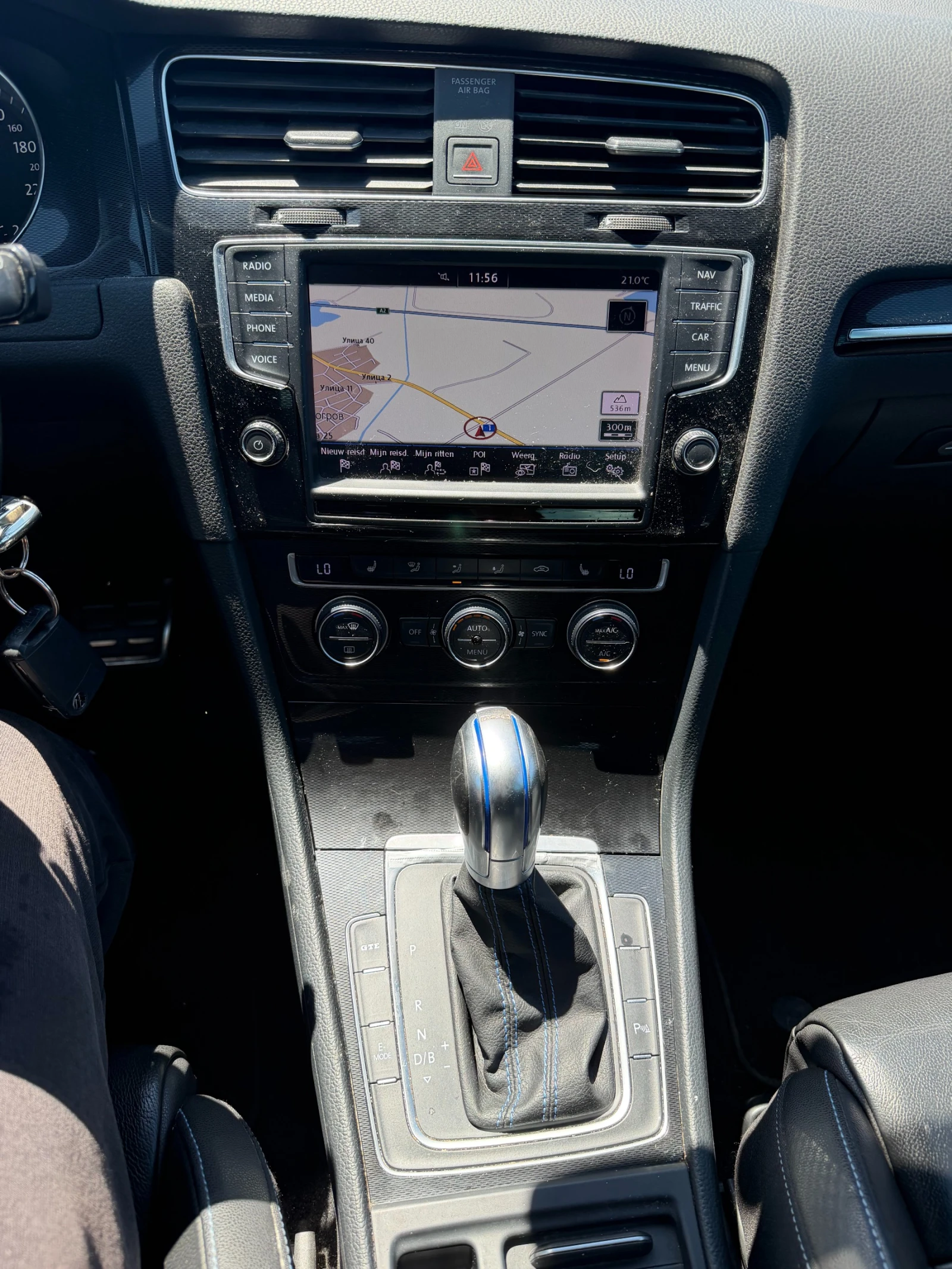 VW Golf 1.4TGE PLUG IN HYBRID AVTOMAT/NAVI/KOJA EURO 6, снимка 15 - Автомобили и джипове - 54835963