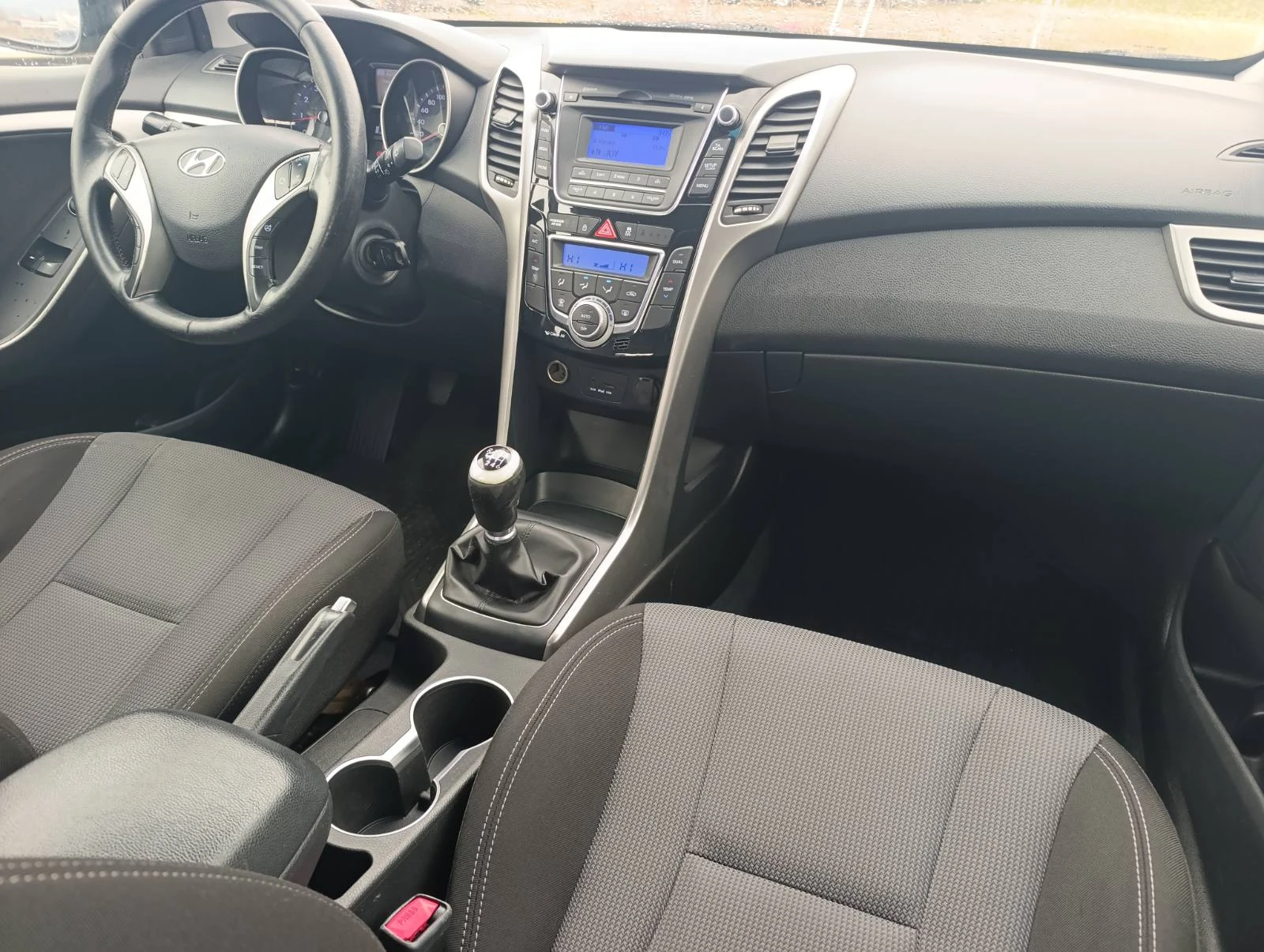 Hyundai I30 1.4i, снимка 10 - Автомобили и джипове - 54868760
