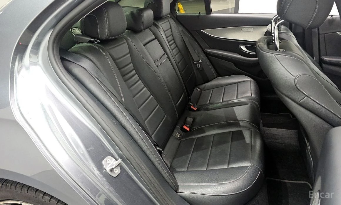 Mercedes-Benz E 300, снимка 12 - Автомобили и джипове - 55172635
