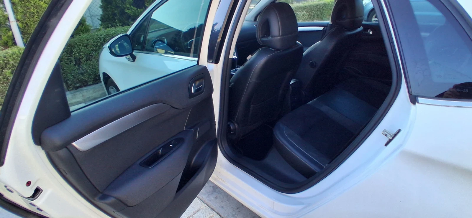 Citroen C4 Автоматик Exclusive, снимка 9 - Автомобили и джипове - 55187610