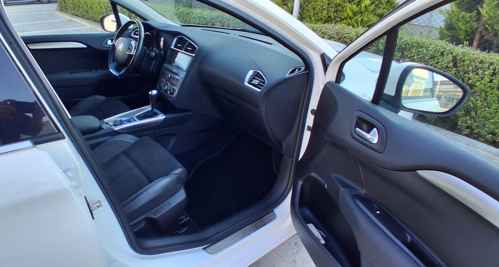 Citroen C4 Автоматик Exclusive, снимка 12 - Автомобили и джипове - 55187610