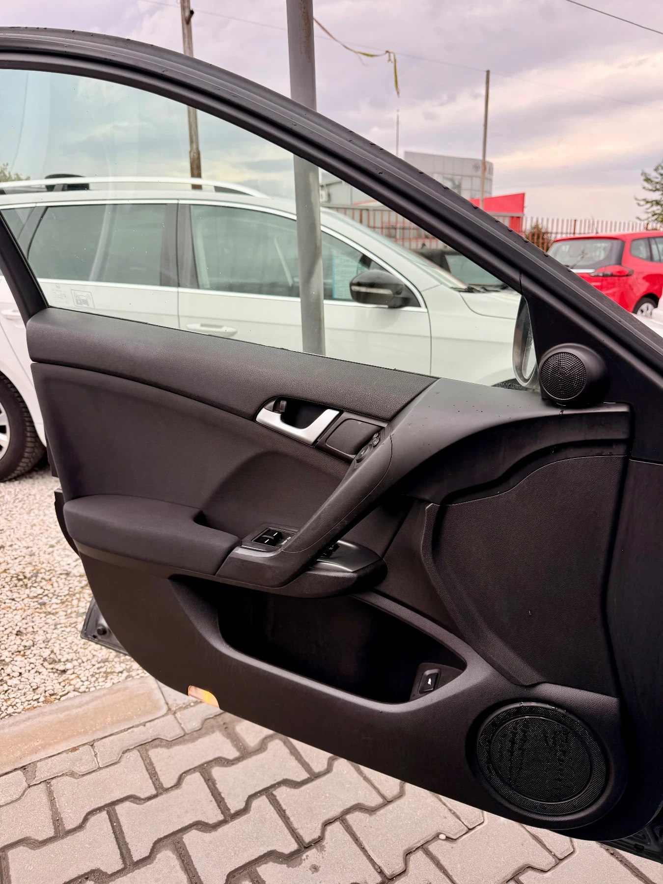 Honda Accord 2.0* Обслужена* Всичко платено* Топ* , снимка 16 - Автомобили и джипове - 56317784