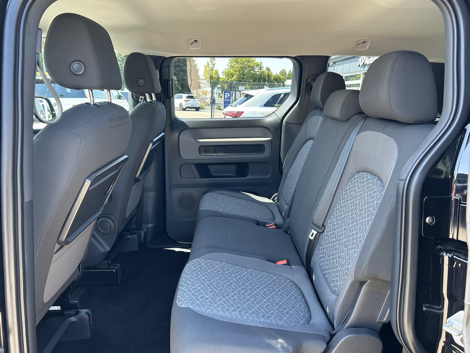 VW ID.Buzz 77kW* PRO* LED* KEYLESS* CARPLAY*  | Mobile.bg � ����������� 15