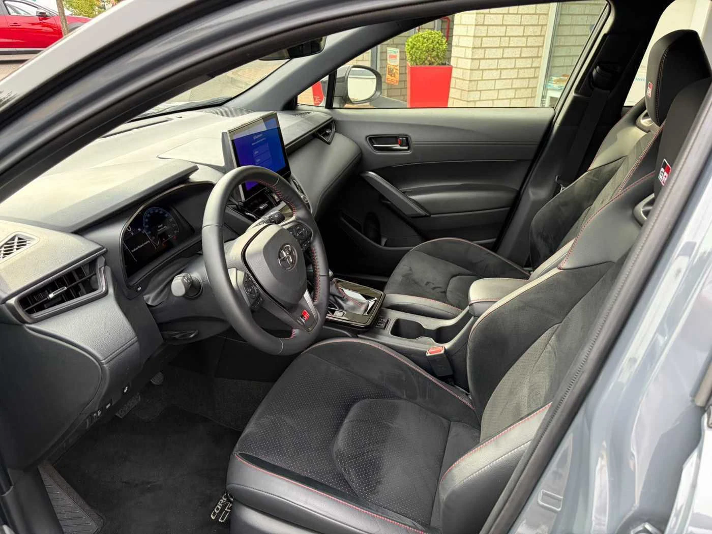 Toyota Corolla Cross 2.0HEV/182HP/GR-SPORT/CAM/NAVI/KLESS/105a | Mobile.bg � ����������� 10