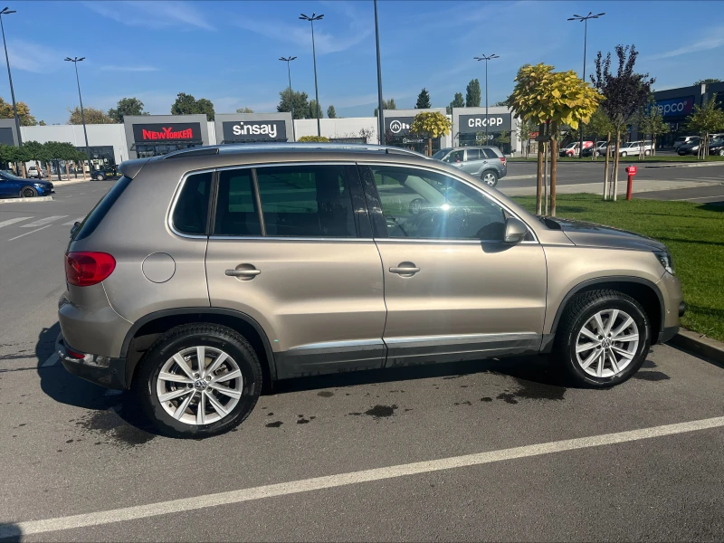 VW Tiguan, снимка 4 - Автомобили и джипове - 47355424