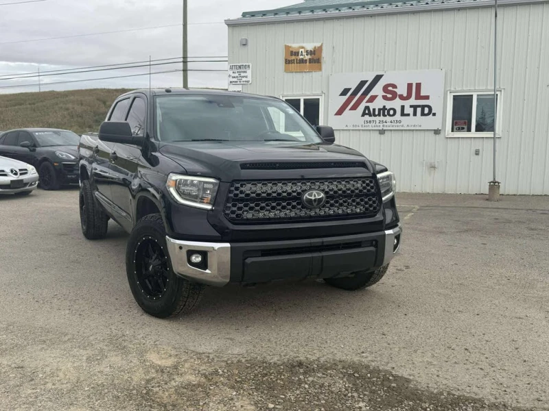 Toyota Tundra 2018* SR5* CREWMAX* 5.7L V8, снимка 2 - Автомобили и джипове - 52576415